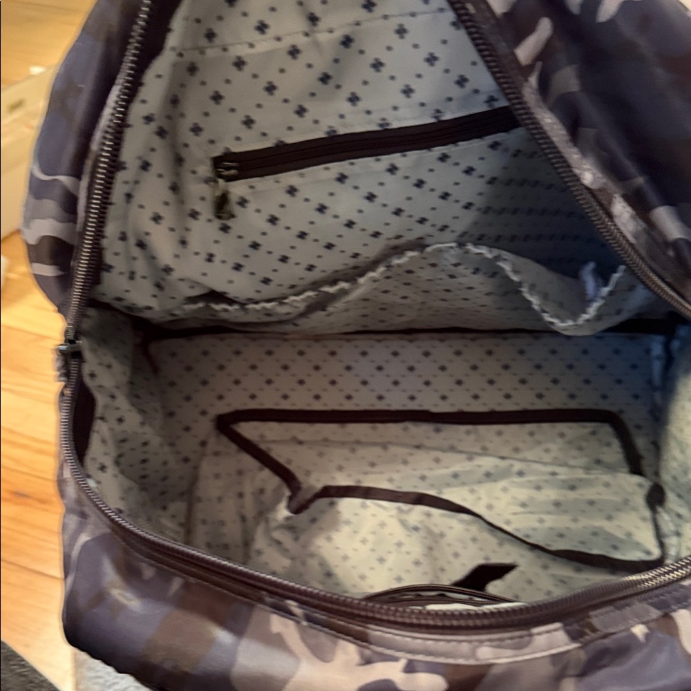 Lug Boxer 2 - Blue Camo Overnight convertible Bag - Picture 4 of 6